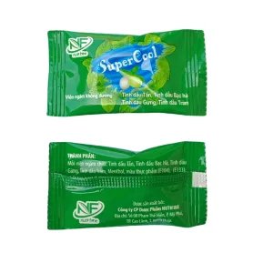 Gói viên ngậm Super Cool Nutifine thể hiện rõ thành phần bạc hà, tràm, tần, gừng và thông tin nhà sản xuất.